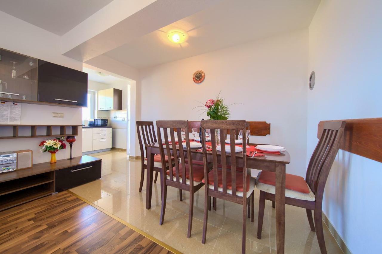 Vijon Apartment Njivice Ngoại thất bức ảnh