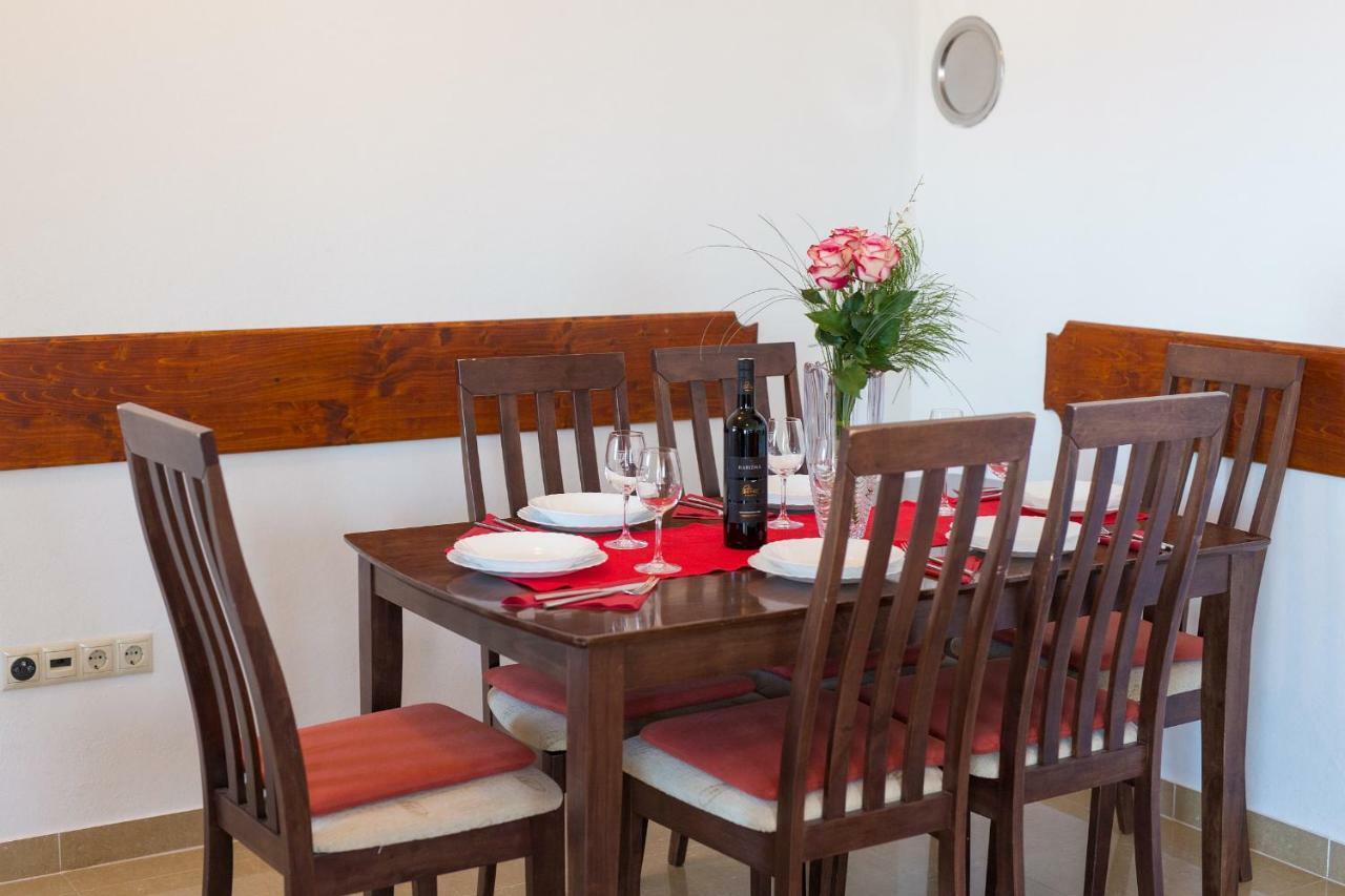 Vijon Apartment Njivice Ngoại thất bức ảnh